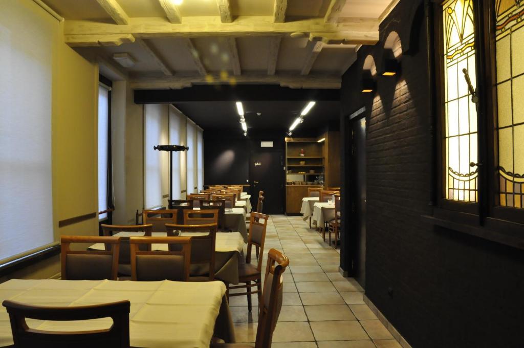 Hotel Brasserie De Beiaard Torhout Exterior photo